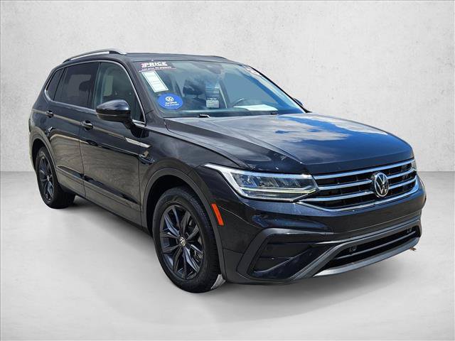 Certified 2022 Volkswagen Tiguan SE w/ Panoramic Sunroof Package FWD image 3