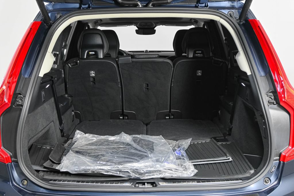 Certified 2024 Volvo XC90 T8 Ultimate w/ Lounge Package AWD/4WD image 33