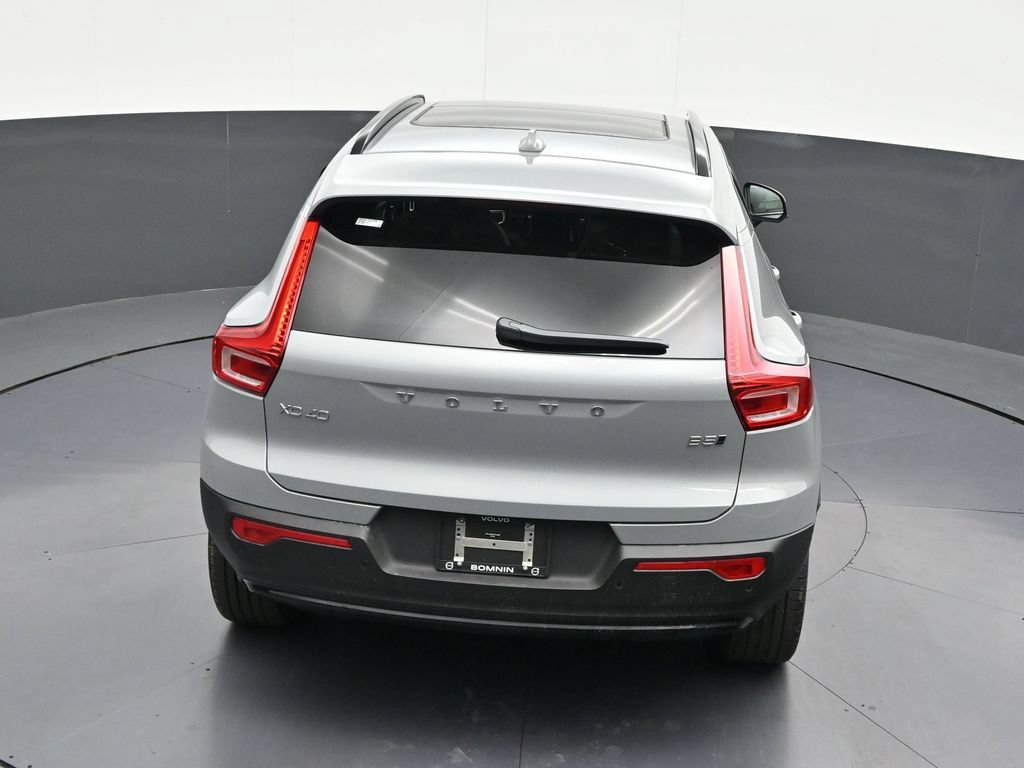 New 2026 Volvo XC40 B5 Plus w/ Protection Package Premier AWD/4WD image 16