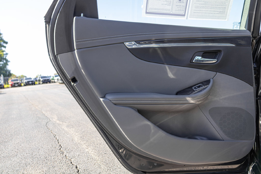 Used 2014 Chevrolet Impala LT w/ Convenience Package FWD image 28