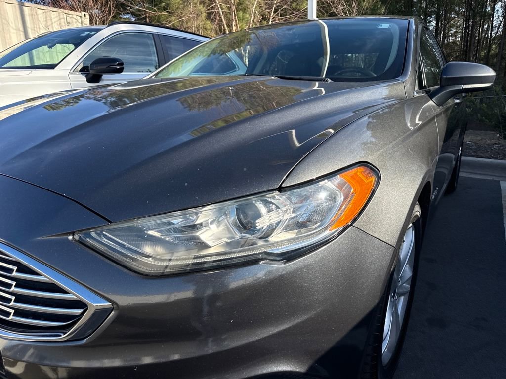 Used 2018 Ford Fusion SE image 11
