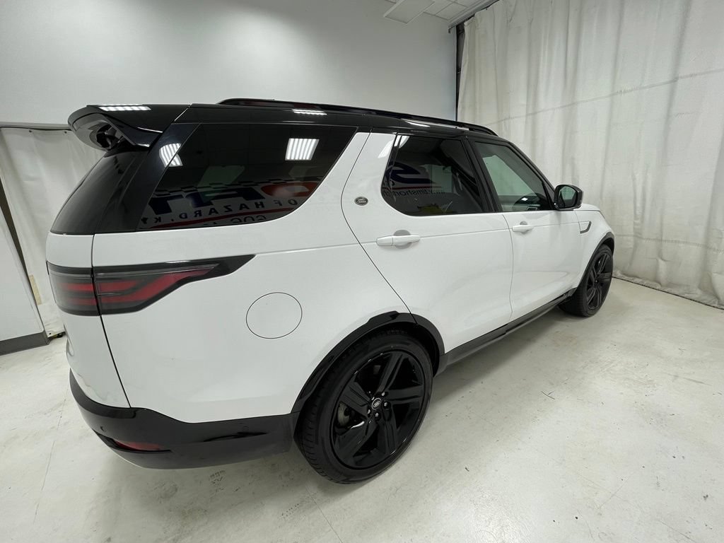 Used 2022 Land Rover Discovery HSE R-Dynamic AWD/4WD image 4