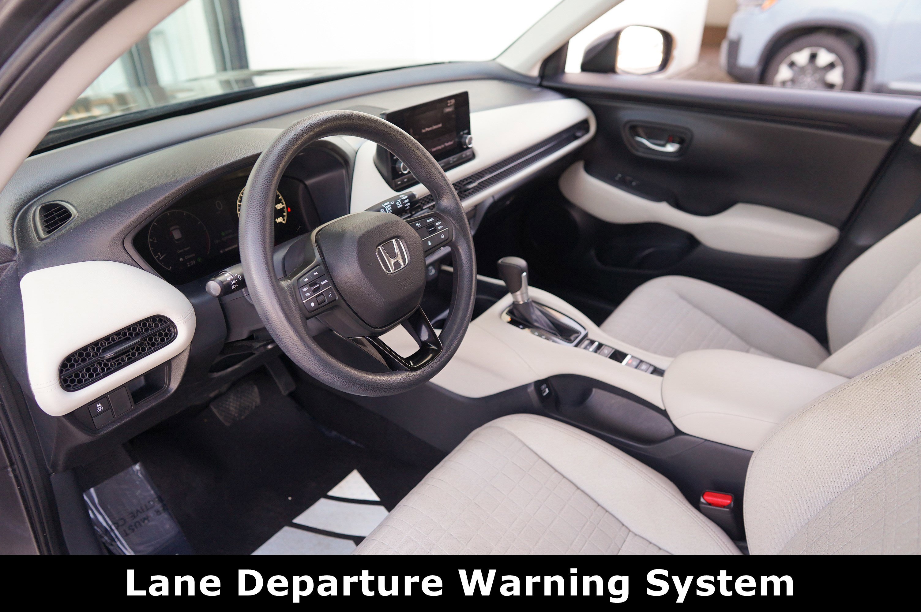 Used 2023 Honda HR-V LX image 4