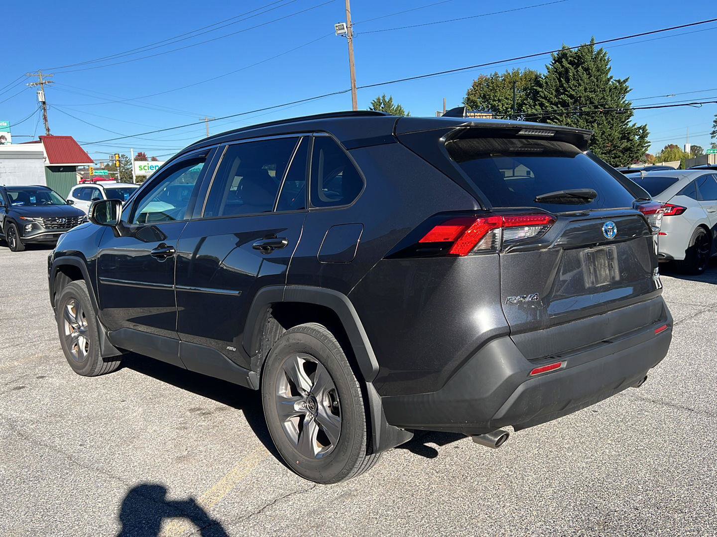 Used 2023 Toyota RAV4 XLE w/ Convenience Package AWD/4WD image 3