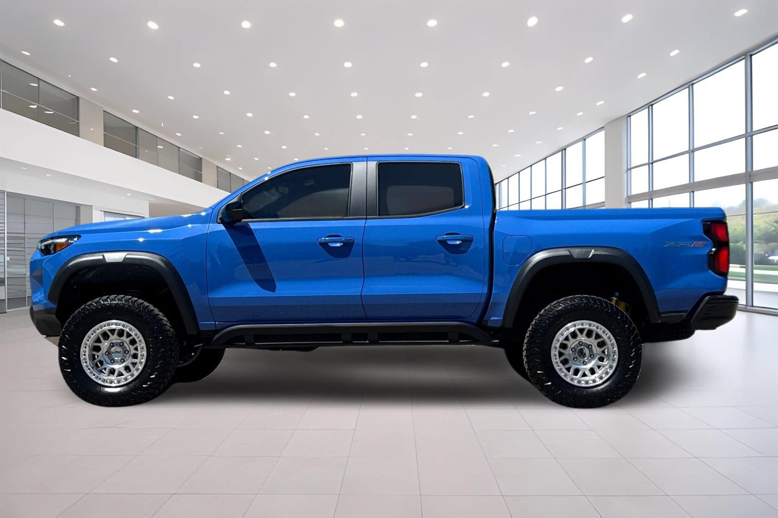 Used 2025 Chevrolet Colorado ZR2 w/ Technology Package AWD/4WD image 7