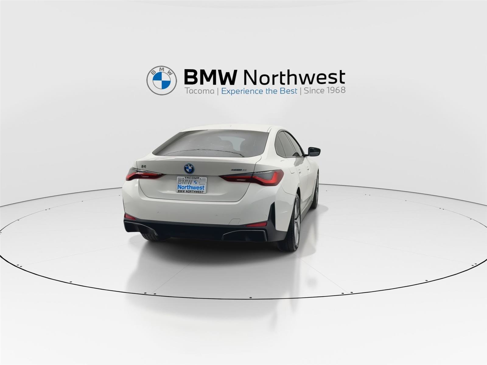Used 2023 BMW i4 eDrive35 RWD image 2