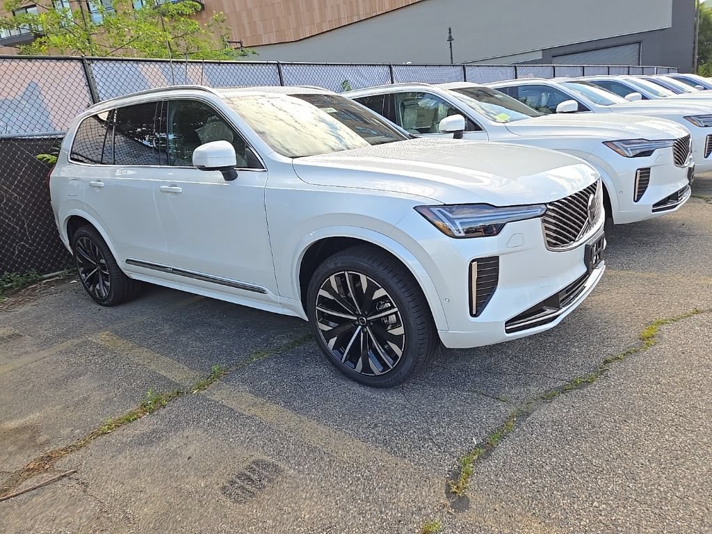 New 2026 Volvo XC90 B6 Plus w/ Protection Package Premier AWD/4WD image 4