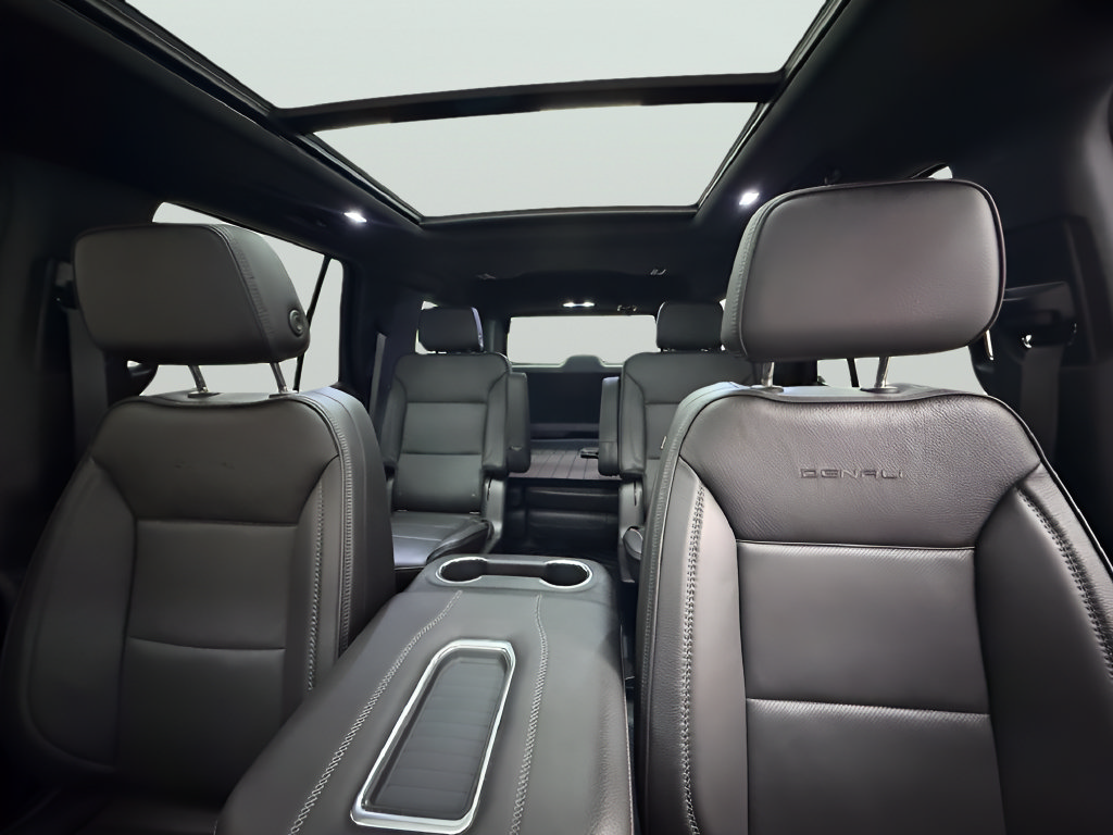 Used 2023 GMC Yukon Denali AWD/4WD image 14