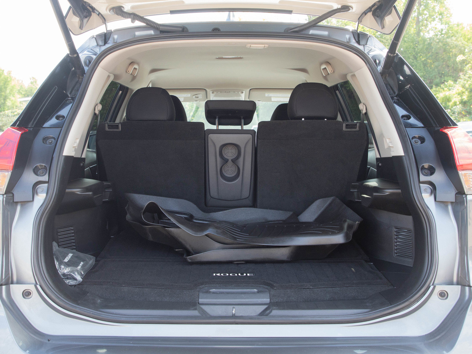 Used 2020 Nissan Rogue SV AWD/4WD image 16