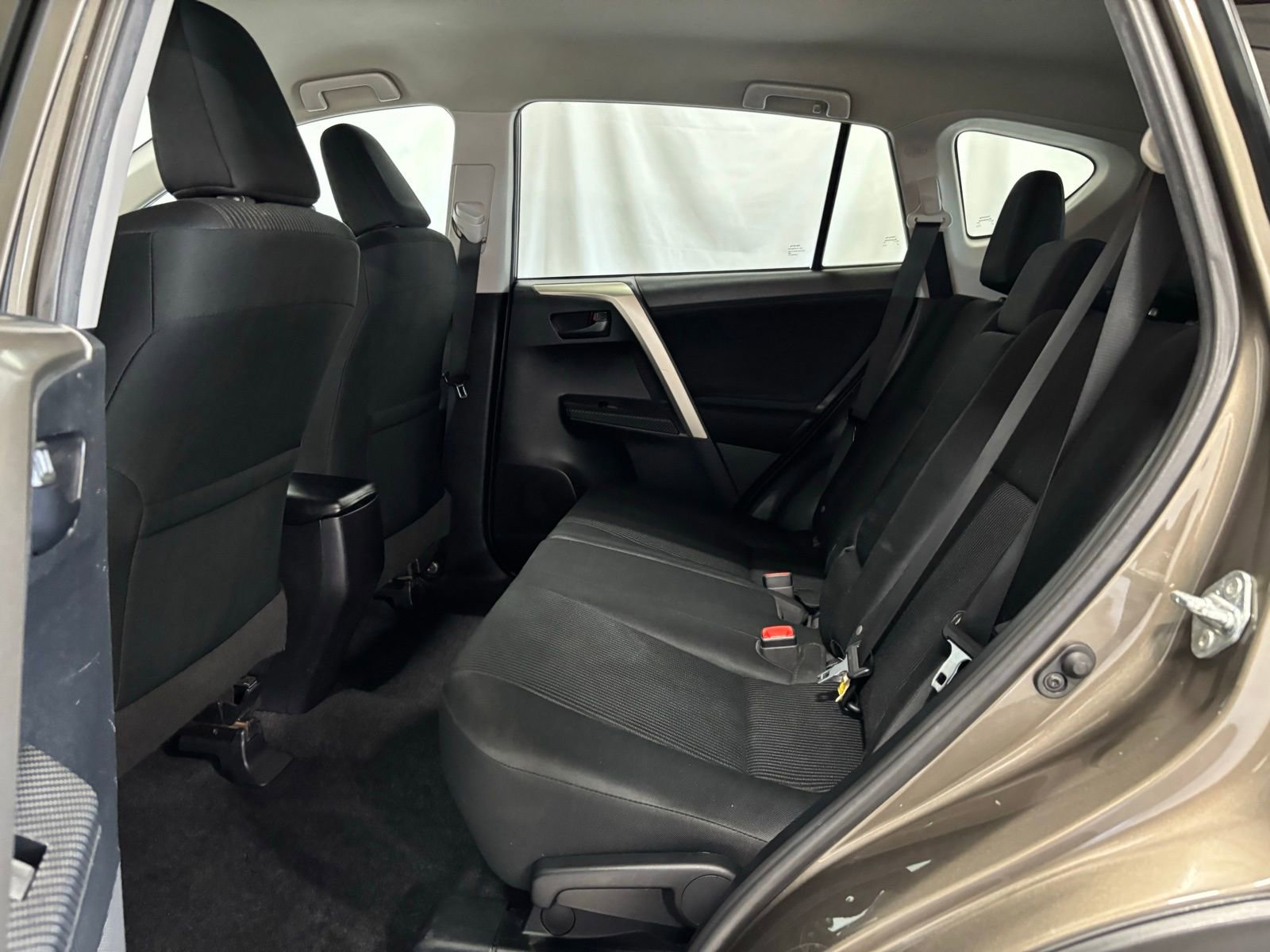 Used 2015 Toyota RAV4 LE image 13