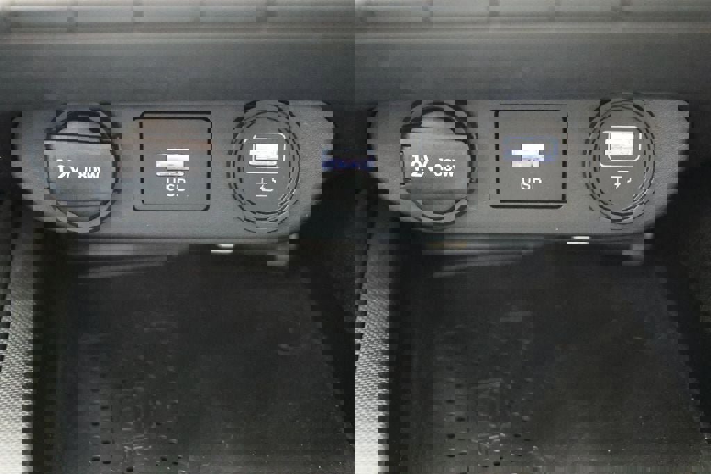 Used 2023 Hyundai Elantra Limited image 26