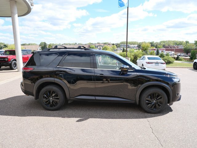Used 2023 Nissan Pathfinder SV w/ Black Appearance Package AWD/4WD image 4