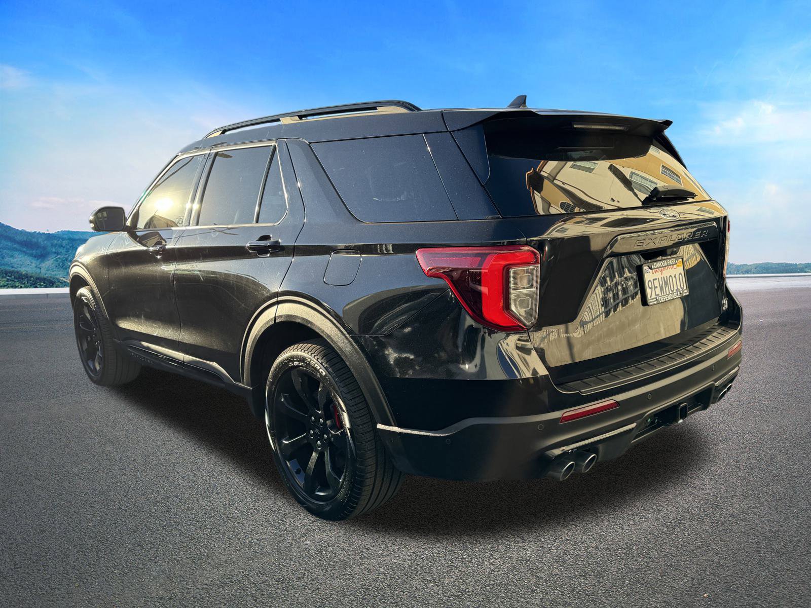 Used 2020 Ford Explorer ST w/ ST Street Pack image 5