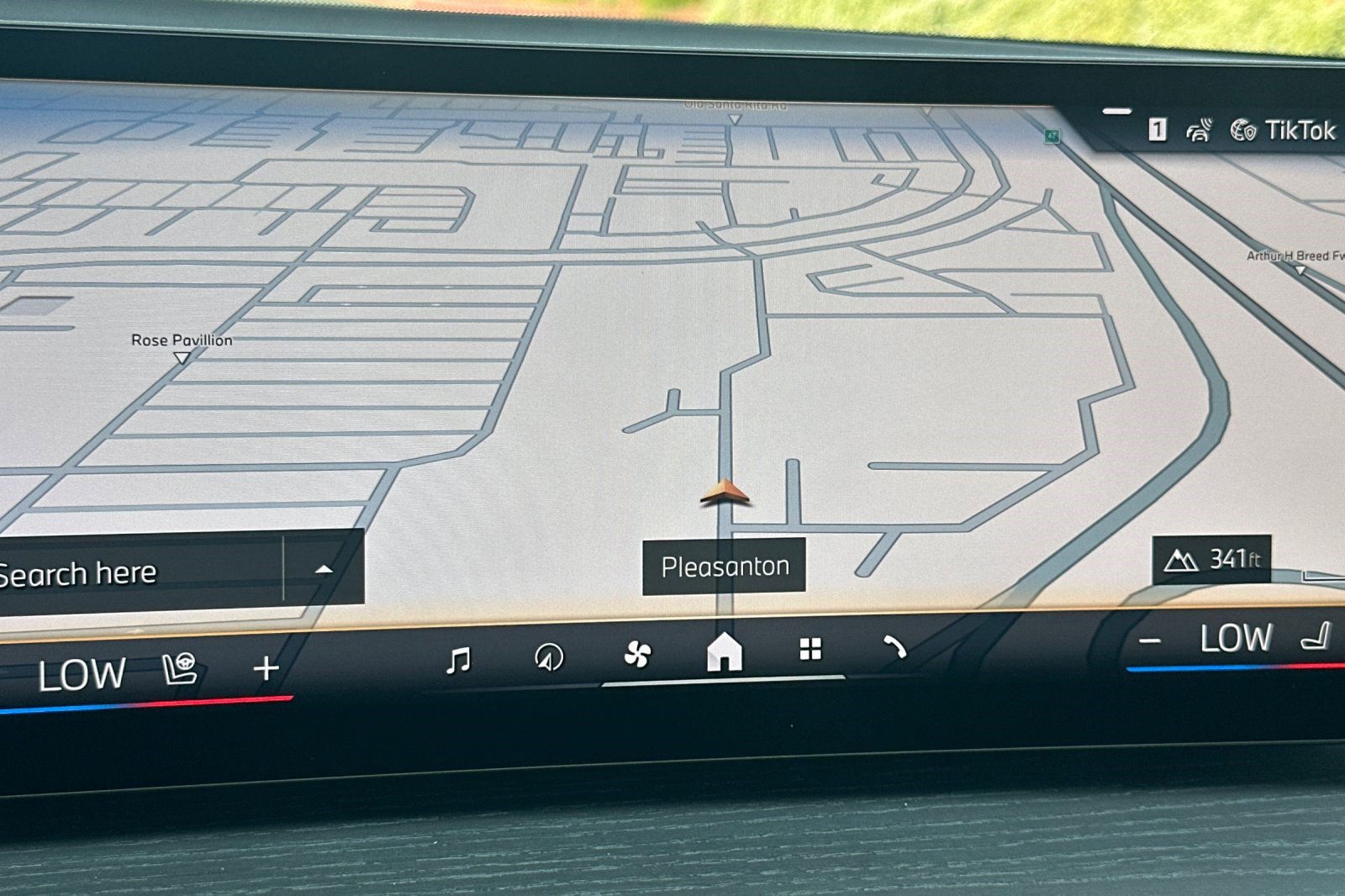 Used 2025 BMW 330i Sedan w/ Convenience Package image 24