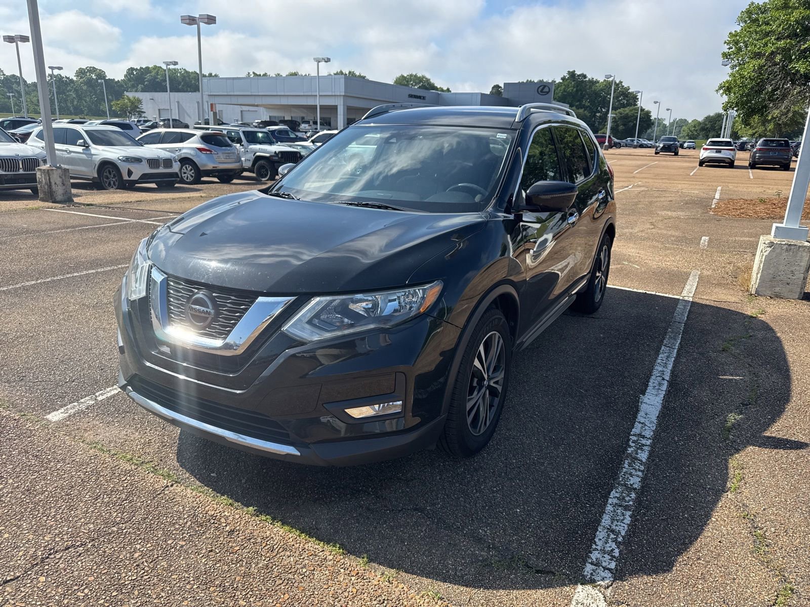 Used 2018 Nissan Rogue SL FWD image 1