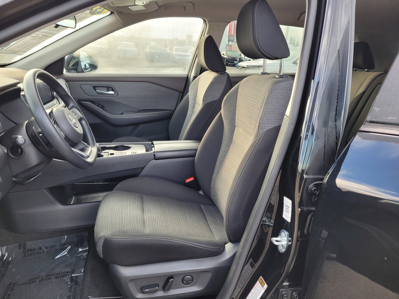 Used 2023 Nissan Rogue SV image 14