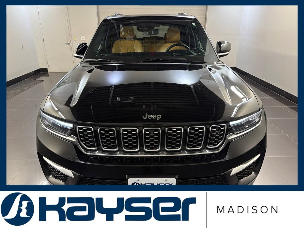 Used 2023 Jeep Grand Cherokee Summit w/ Adv Protech Group IV AWD/4WD image 2
