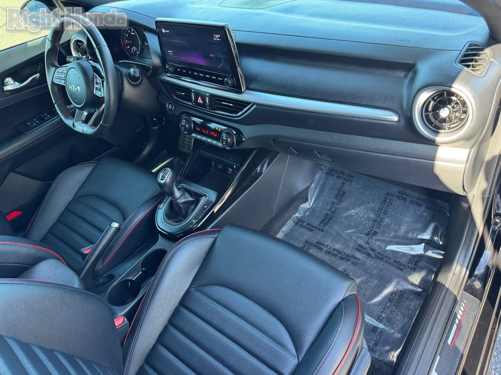 Used 2022 Kia Forte GT image 11