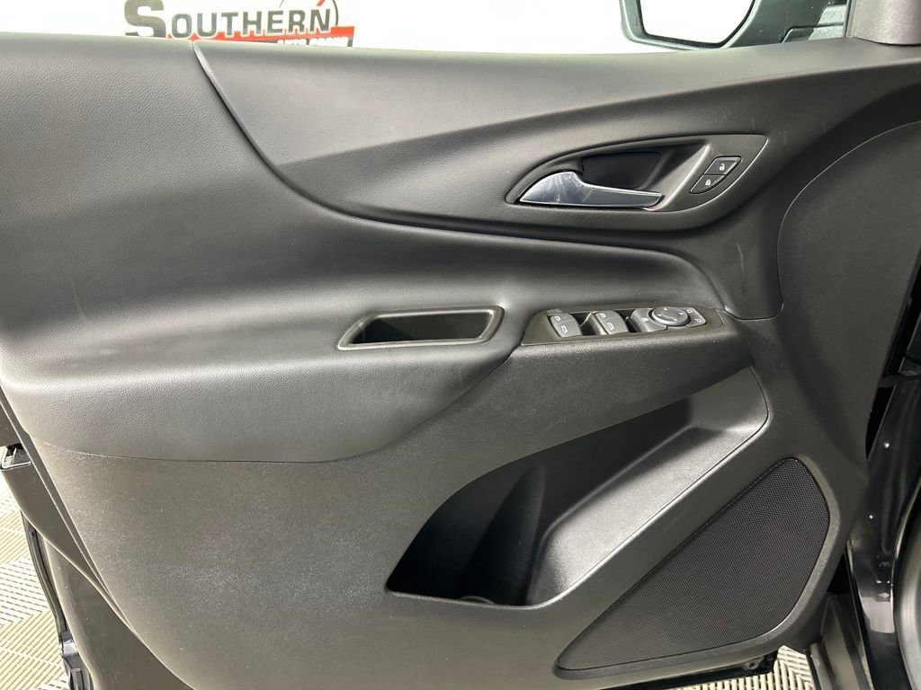 Used 2022 Chevrolet Equinox LT w/ LPO, Floor Liner Package image 11