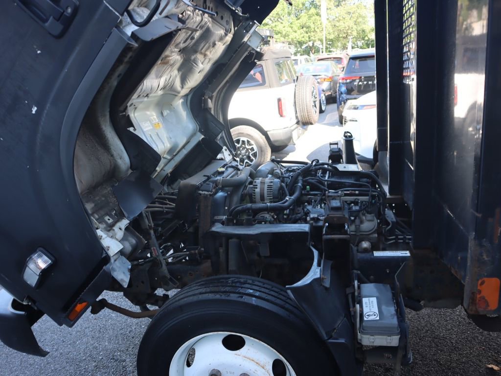 Used 2019 Isuzu NPR image 24