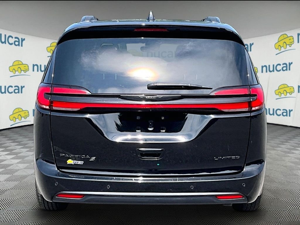 Used 2025 Chrysler Pacifica Limited FWD image 5