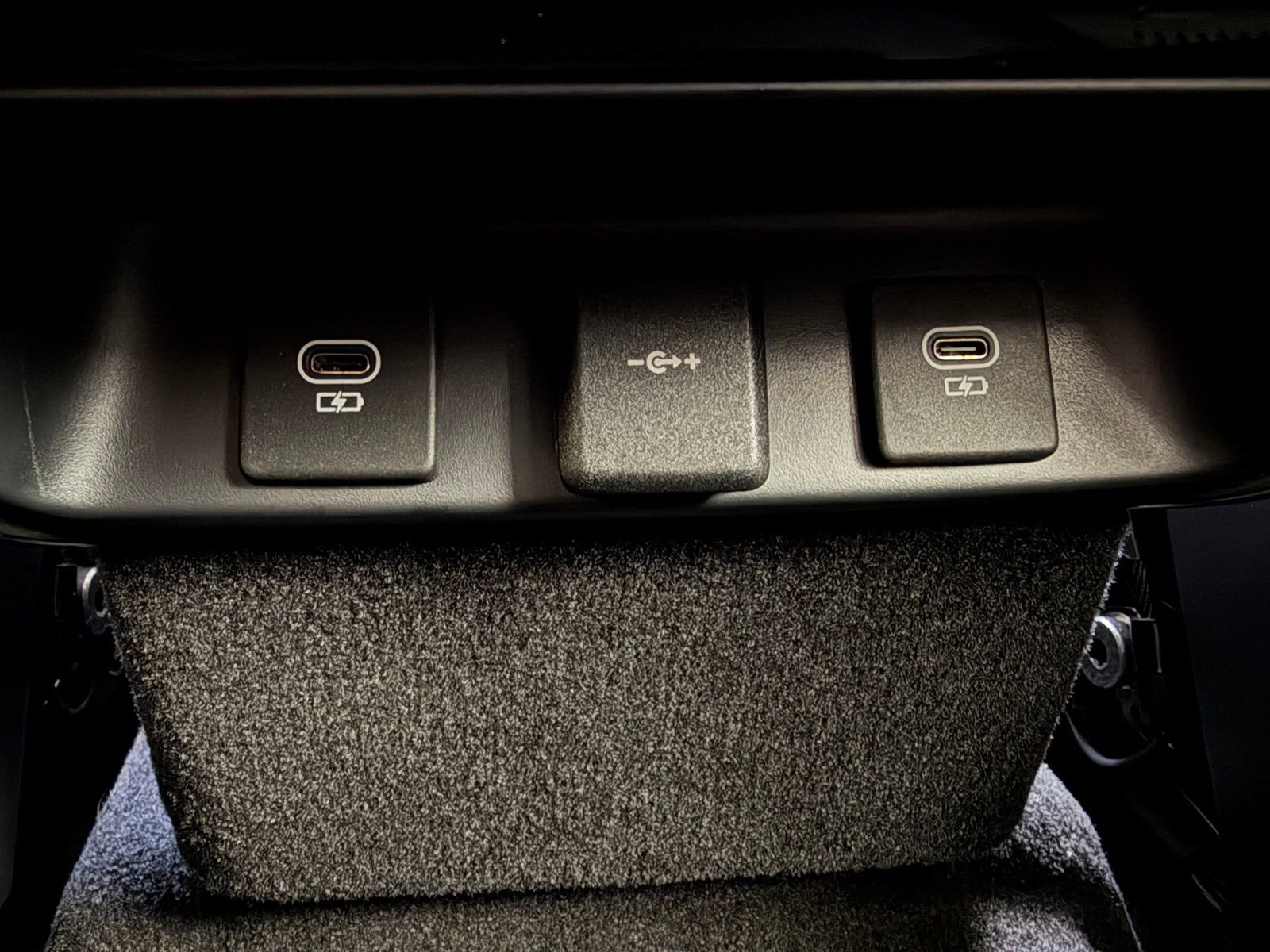 Used 2025 Land Rover Range Rover Sport Dynamic SE image 25