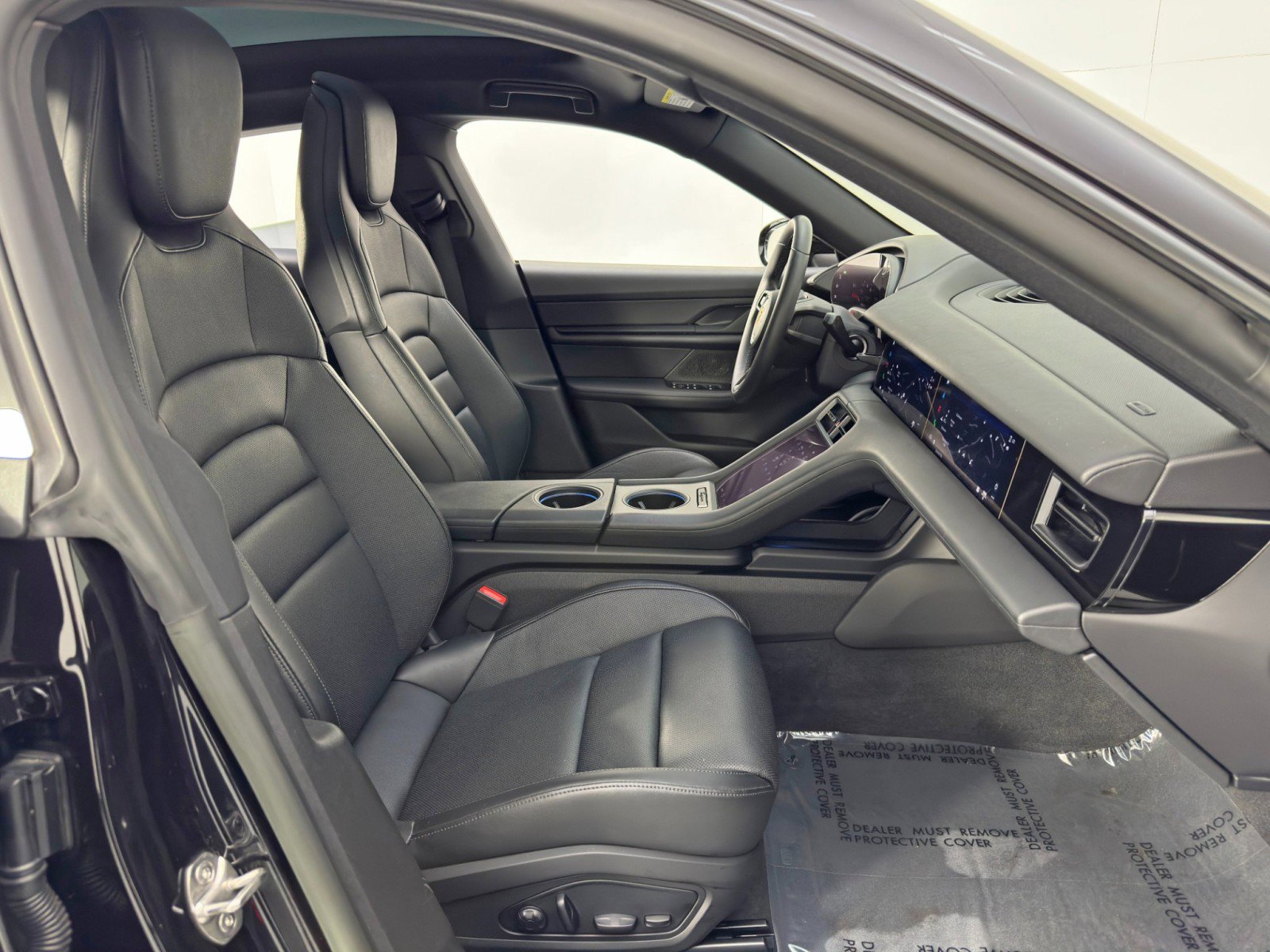 Used 2023 Porsche Taycan 4S w/ Premium Package image 14