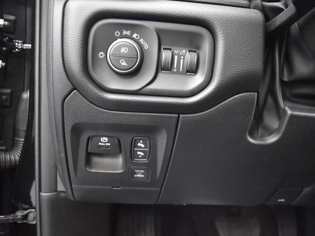 New 2026 RAM 1500 4x4 Crew Cab image 14