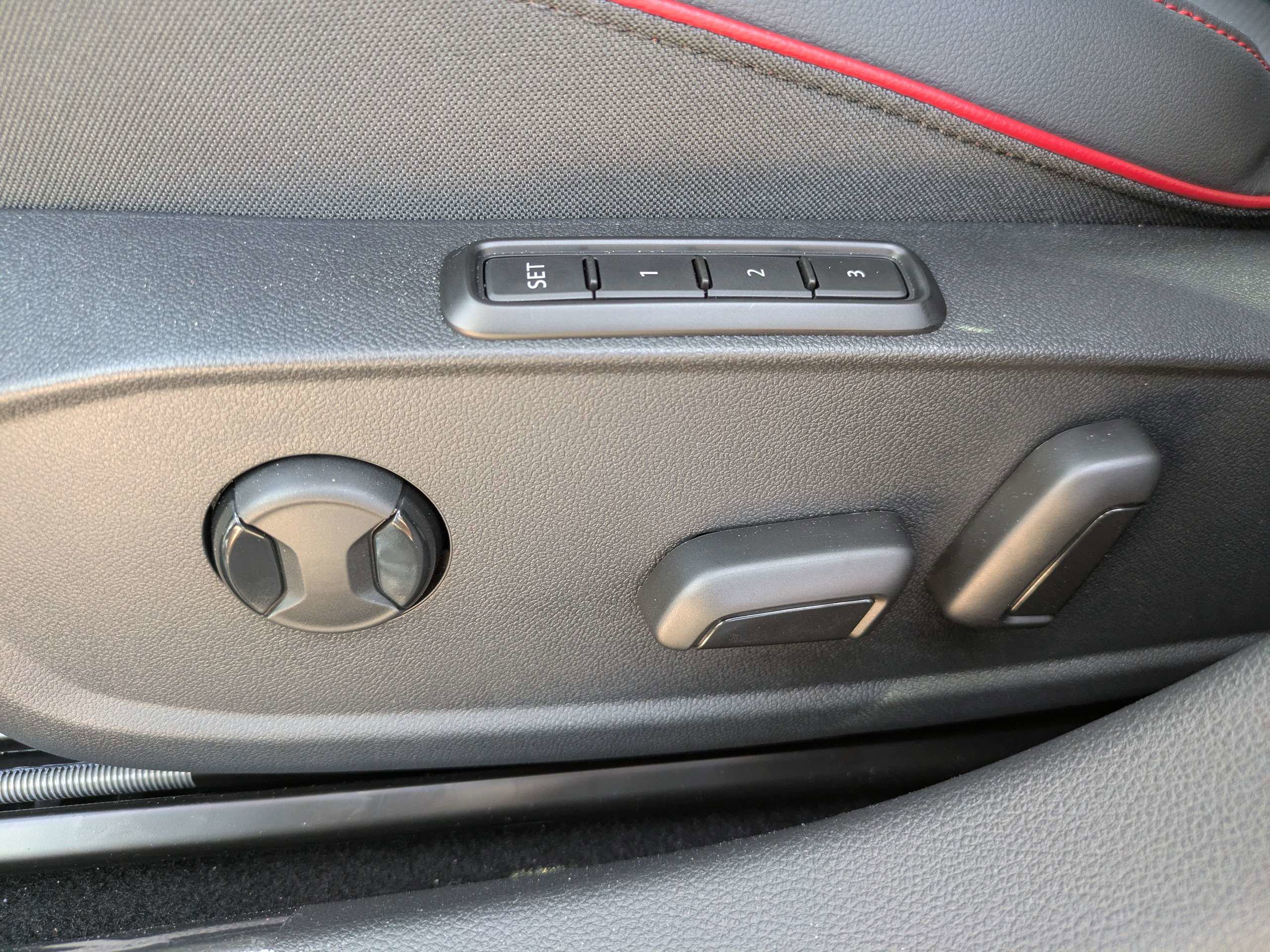New 2026 Volkswagen GTI SE FWD image 20