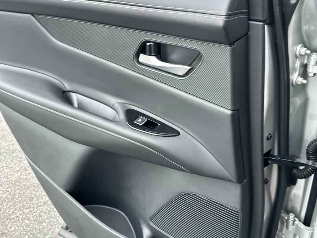 New 2025 Nissan Murano SL w/ Cargo Package image 16