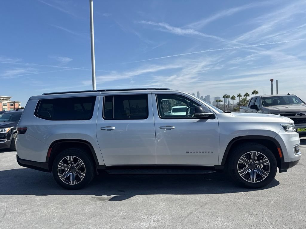 Used 2024 Jeep Wagoneer L Series II w/ Flexible Seating Group AWD/4WD image 4