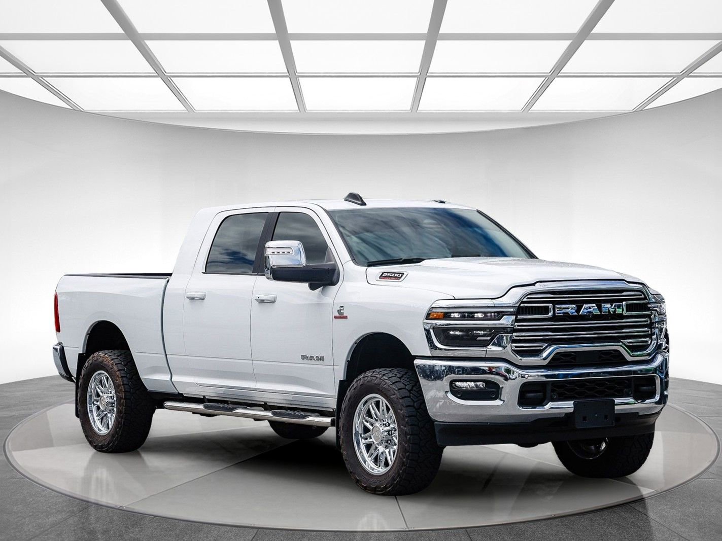 Used 2025 RAM 2500 Laramie w/ Towing Technology Group AWD/4WD image 5