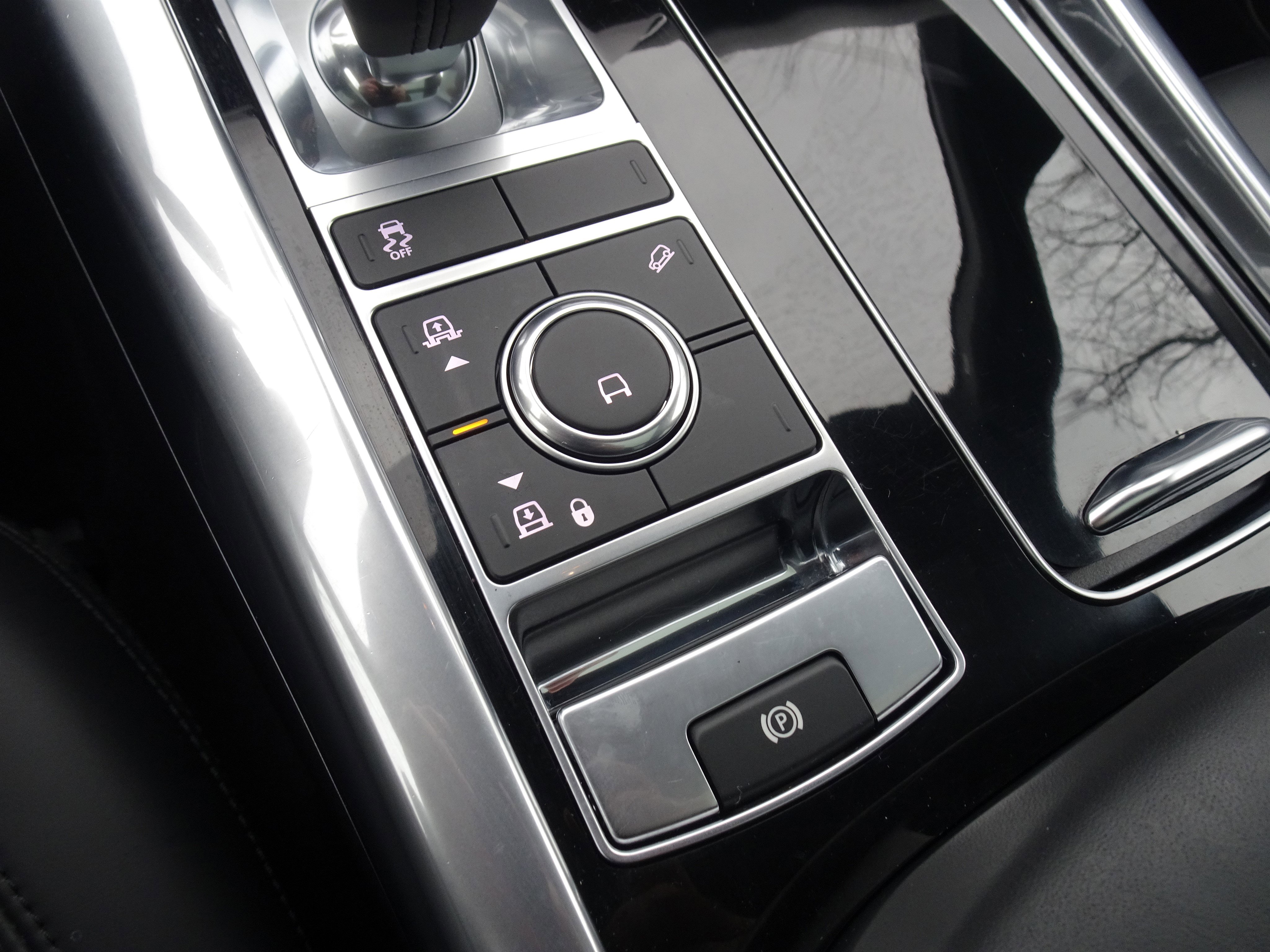 Certified 2022 Land Rover Range Rover Sport HSE Silver Edition image 32