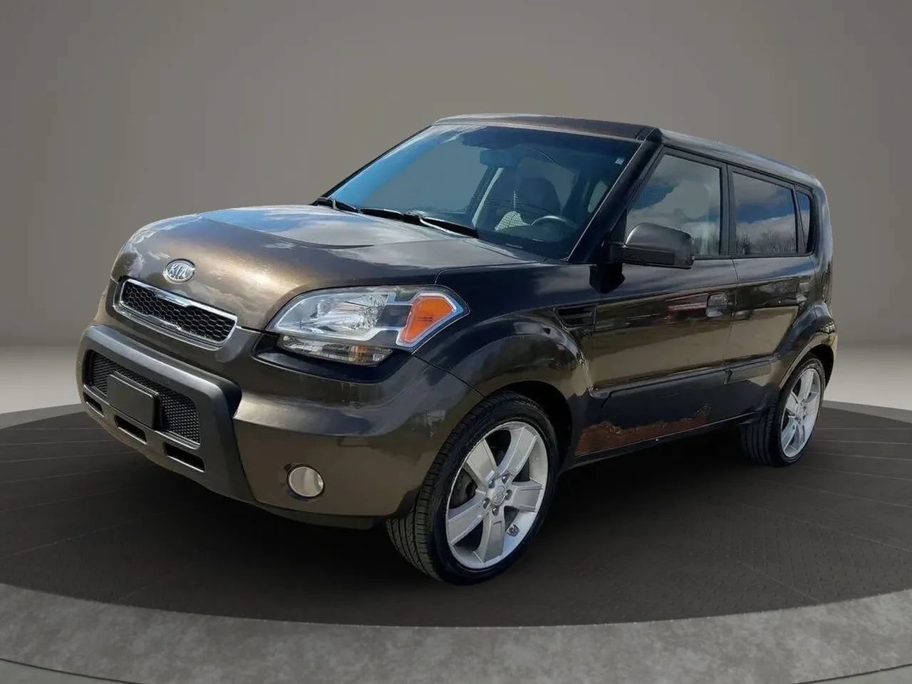 Used 2010 Kia Soul ! FWD image 3