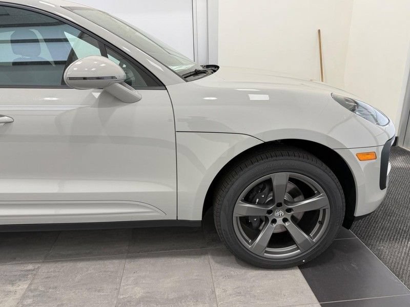 New 2026 Porsche Macan AWD/4WD image 10