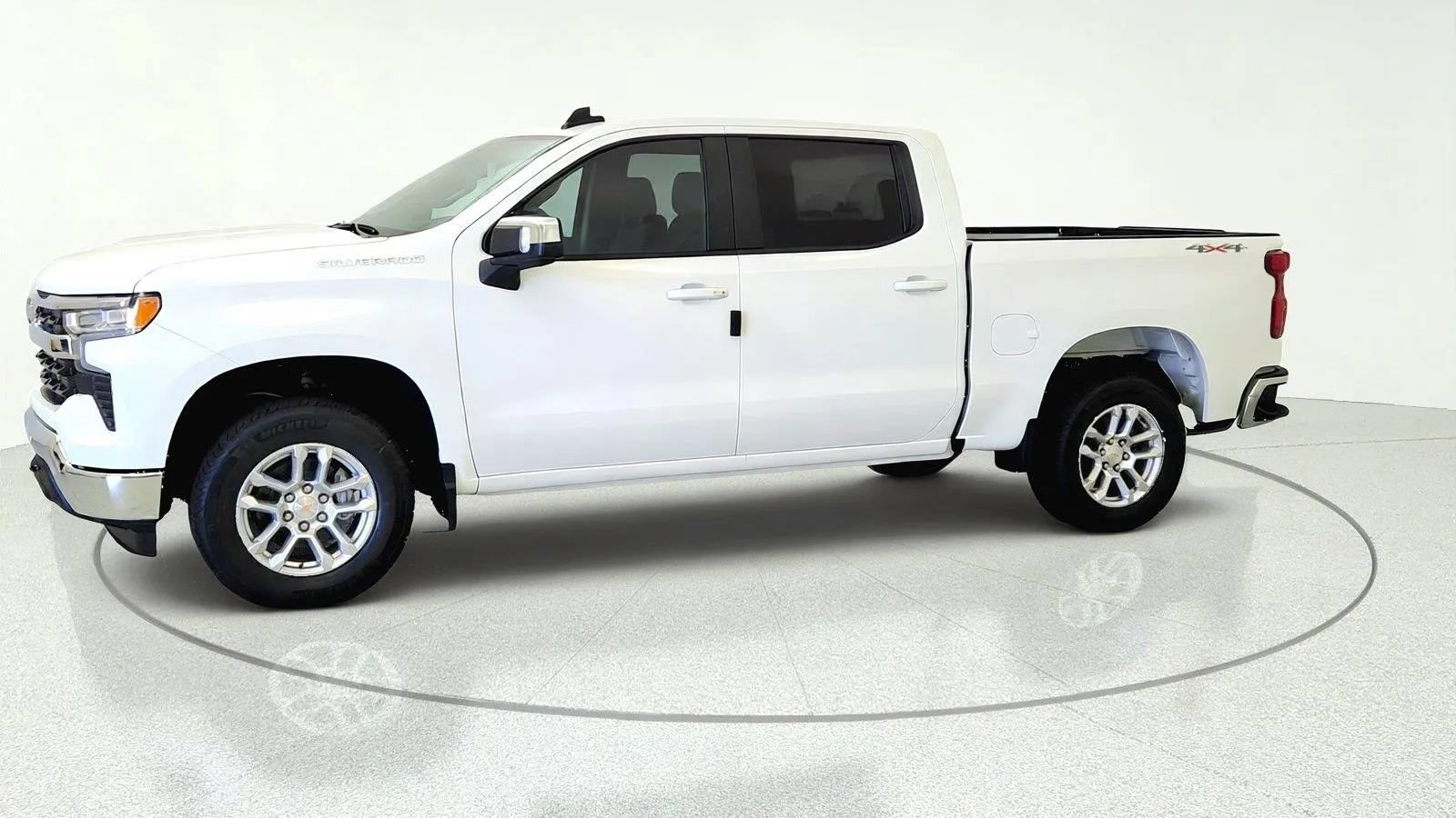 New 2026 Chevrolet Silverado 1500 LT w/ Safety Package AWD/4WD image 3