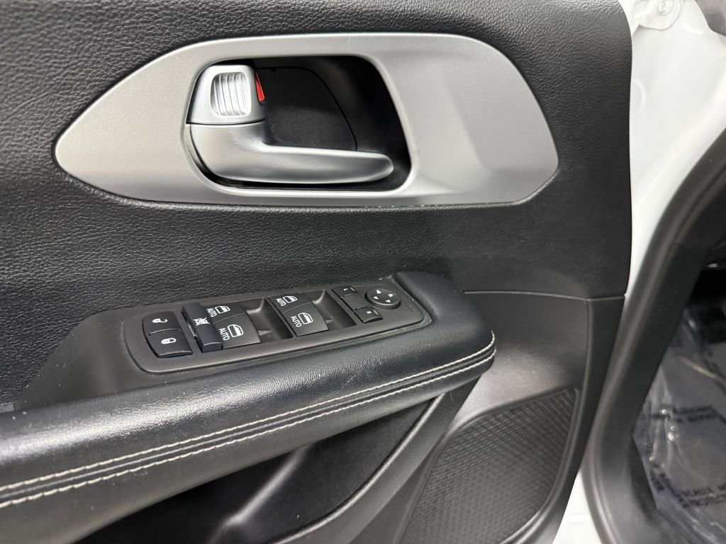 Used 2019 Chrysler Pacifica Touring-L Plus w/ S Appearance Package image 23