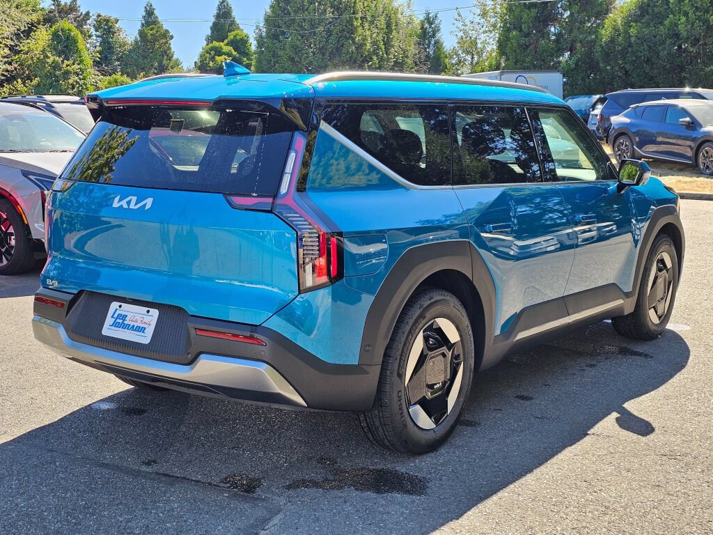 New 2026 Kia EV9 Wind AWD/4WD image 5