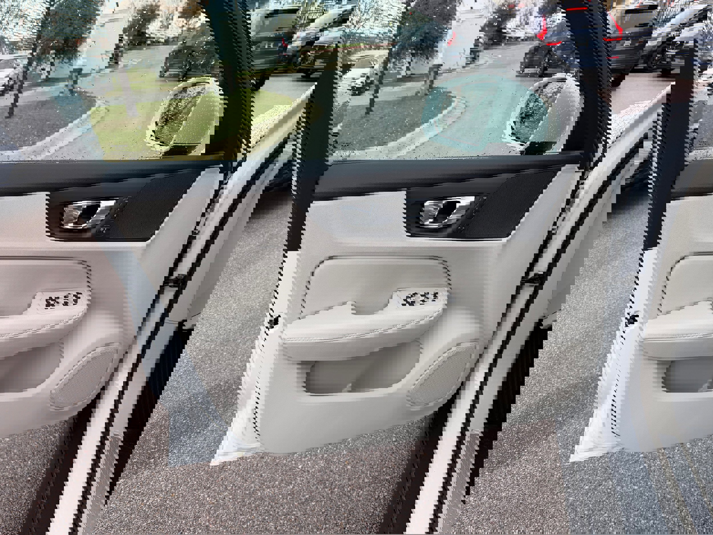 New 2026 Volvo V60 B5 Cross Country Plus w/ Protection Package Premier image 16