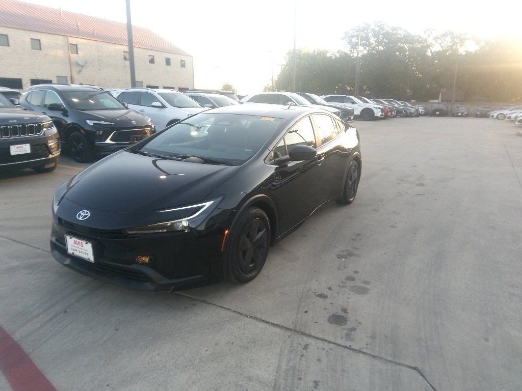 Used 2025 Toyota Prius LE