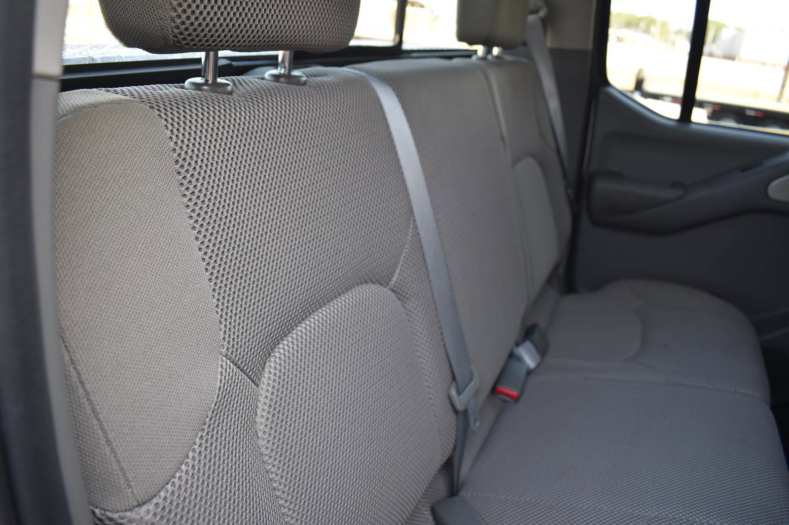 Used 2015 Nissan Frontier SV w/ SV Value Truck Package image 39