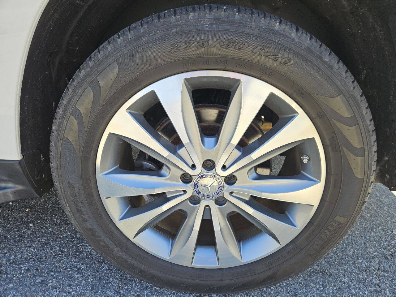 Used 2014 Mercedes-Benz GL 450 4MATIC image 27