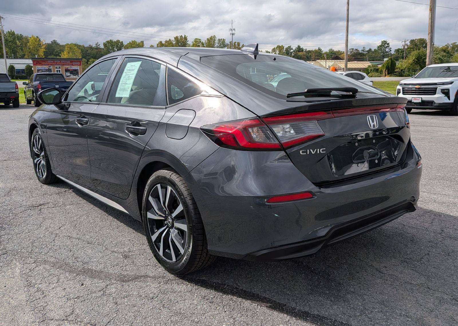 Used 2024 Honda Civic EX-L image 8