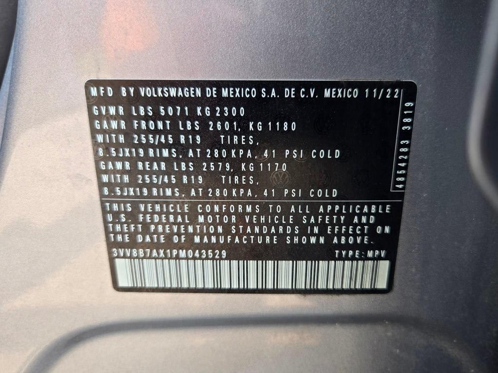 Used 2023 Volkswagen Tiguan SE R-Line AWD/4WD image 31