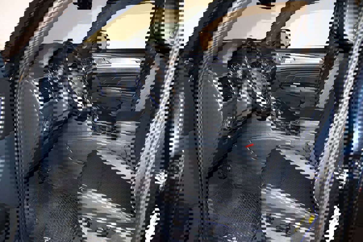 Used 2020 Volkswagen Atlas Cross Sport SEL image 32