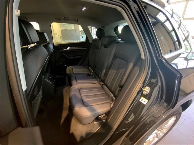 Used 2023 Audi Q5 2.0T Premium w/ Convenience Package AWD/4WD image 23