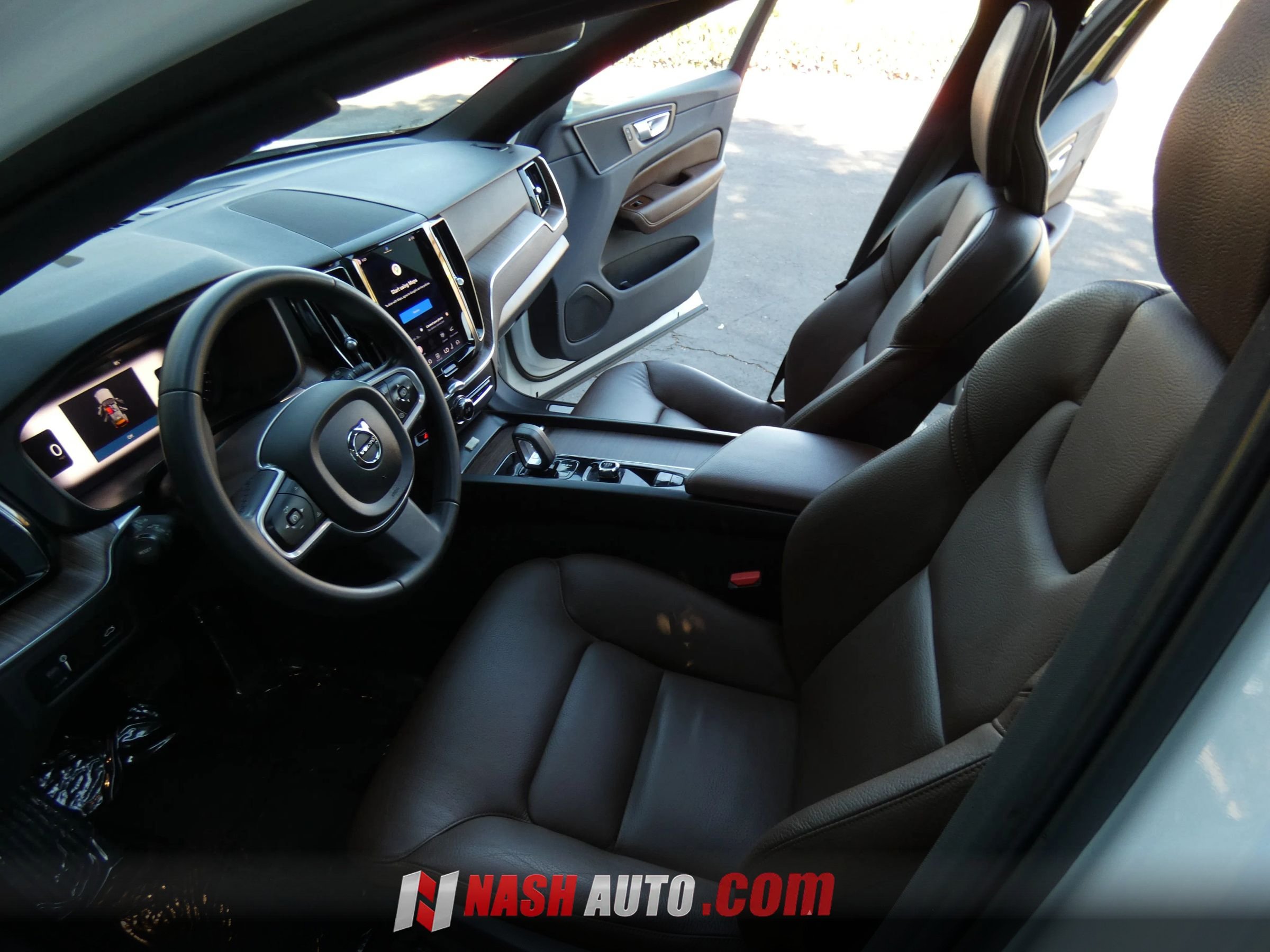 Used 2022 Volvo XC60 B5 Momentum AWD/4WD image 50