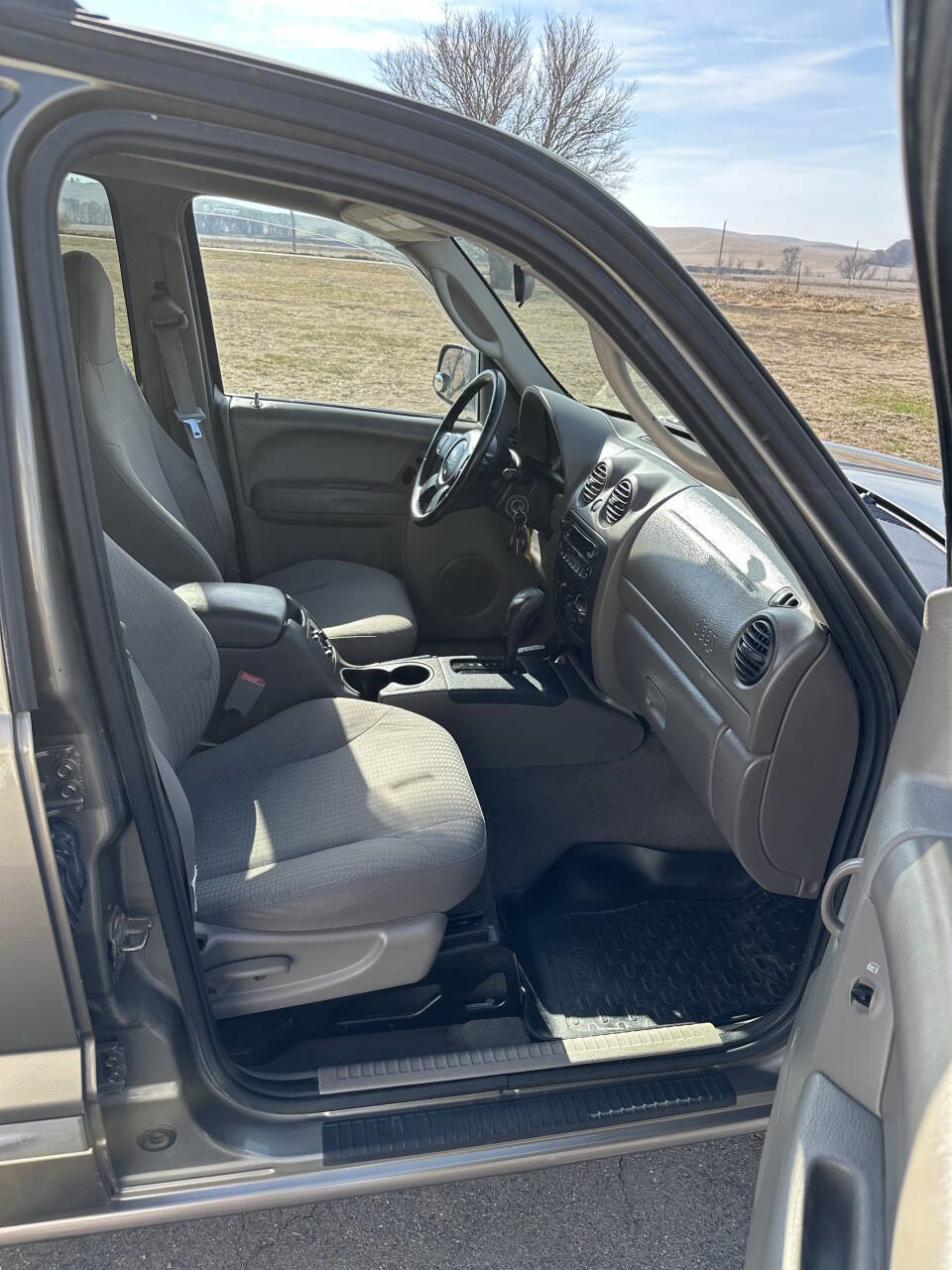 Used 2003 Jeep Liberty Sport AWD/4WD image 17