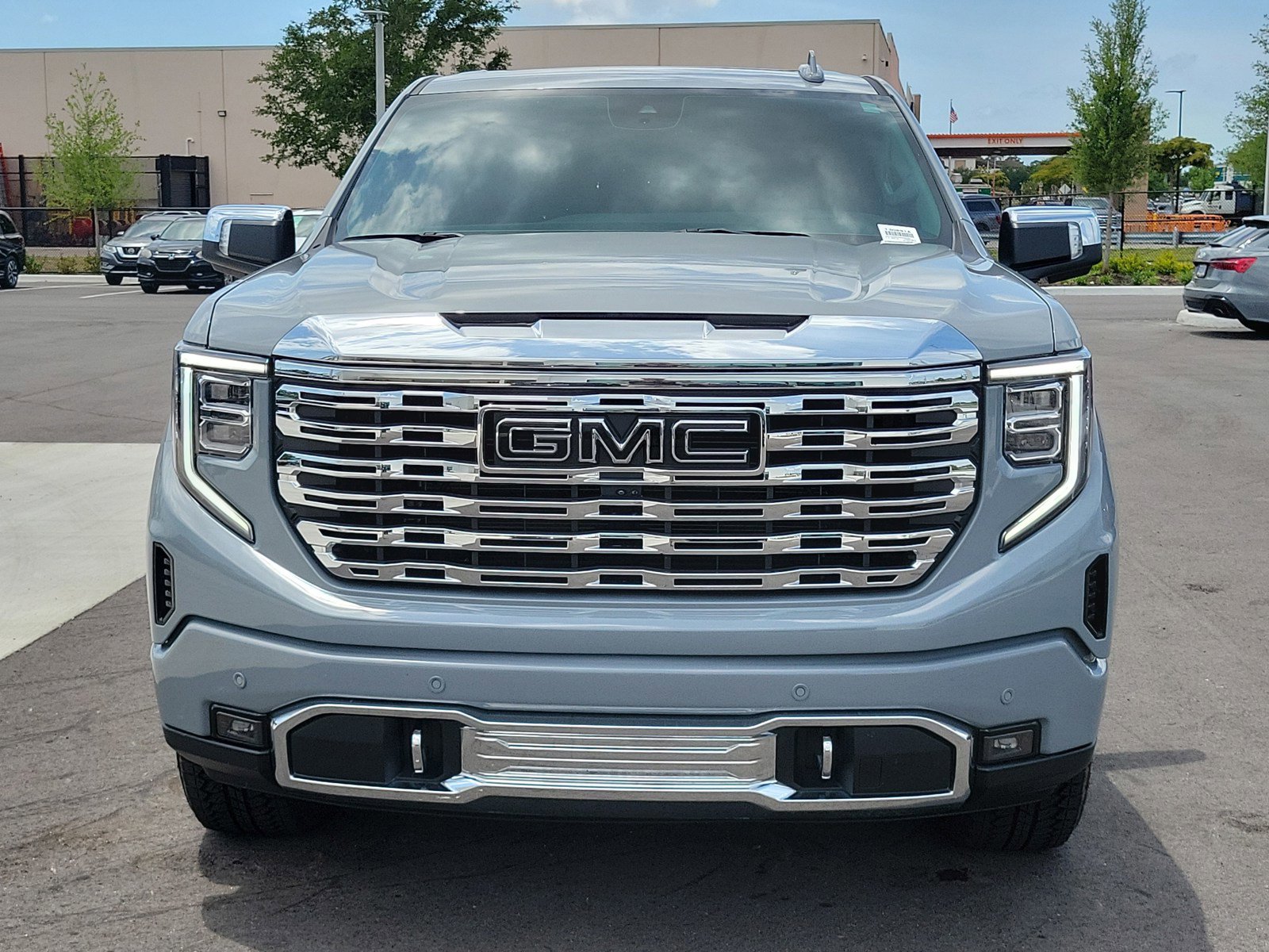 Used 2025 GMC Sierra 1500 Denali w/ Technology Package AWD/4WD image 9