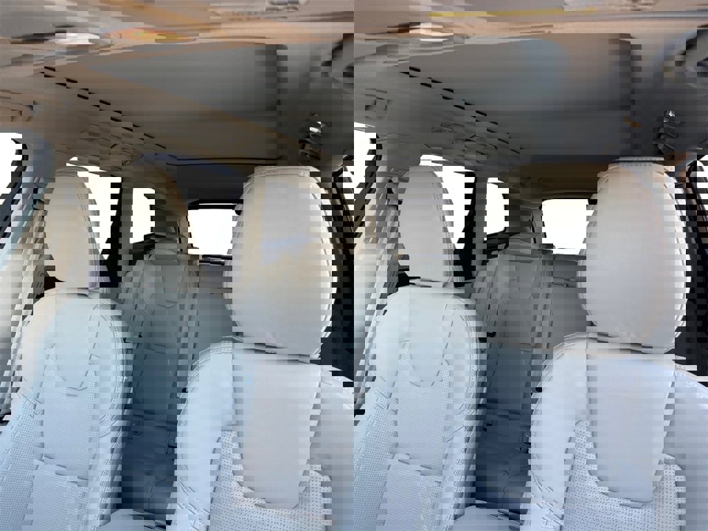 New 2026 Volvo XC60 T8 Ultra w/ Protection Package Premier image 17